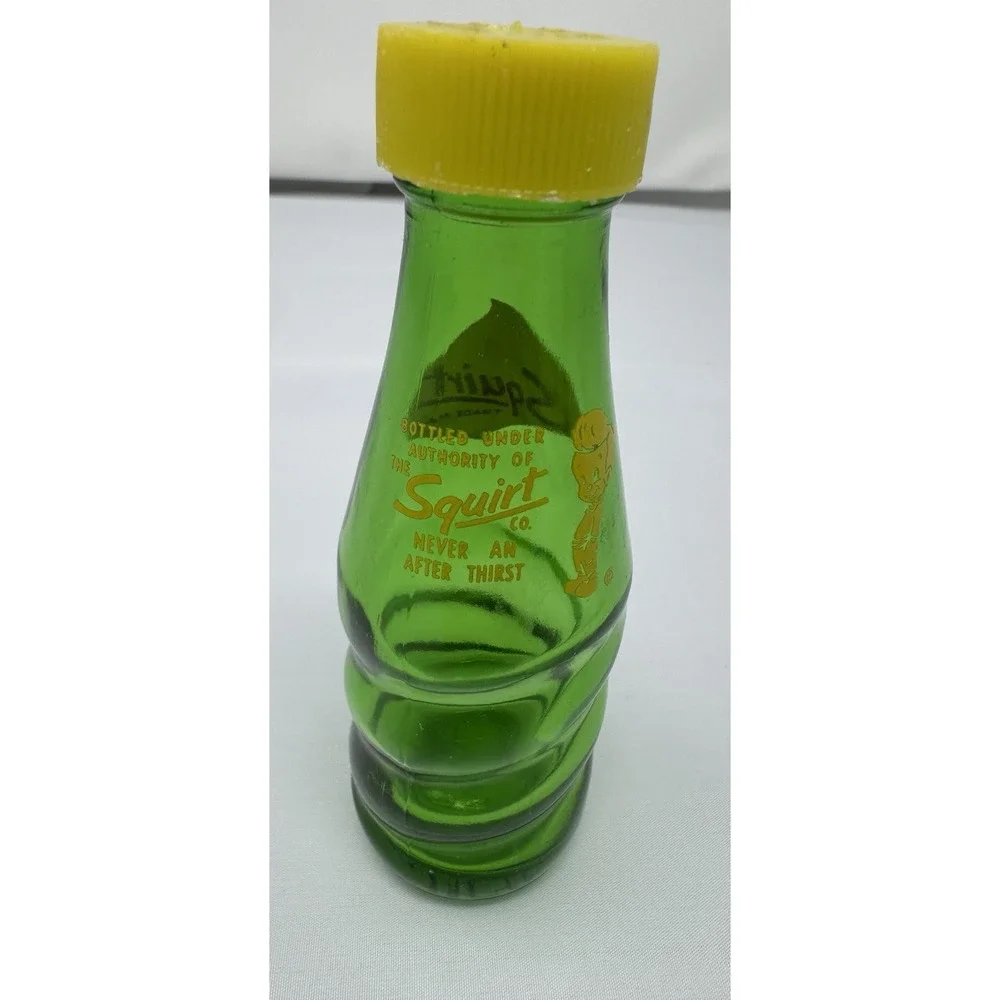 Vintage Squirt Soda Bottle Salt and Pepper Shakers –‎ Retro Kitchen Collectible